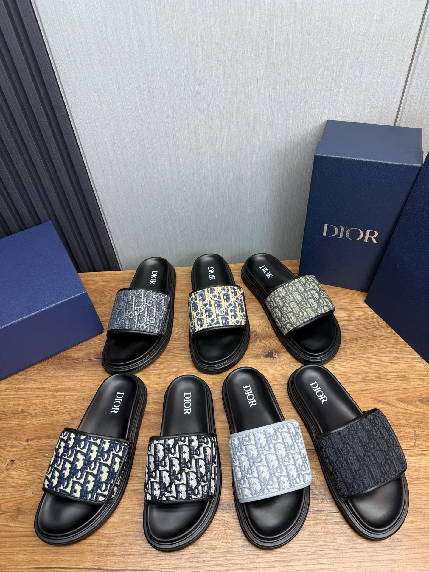 Men's shoes 💰280💰 Dior. Men's slippers 🩴Official website 1:1 production 38-45 yards 45 46 🉑️Customized original material shipped✅